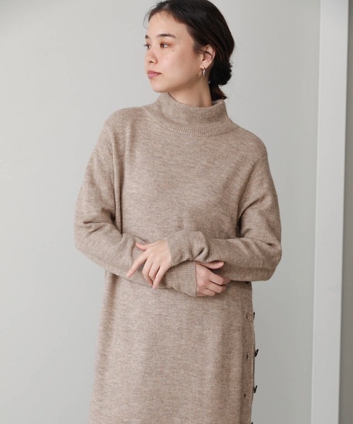 Bou Jeloud(ブージュルード)の「モヘヤ混サイド釦ロングニットワンピース(ワンピース・レディース・ライトグレー/オレンジ/モカ・FREE)」の1枚目の写真