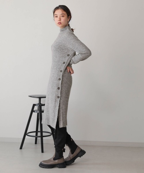 Bou Jeloud(ブージュルード)の「モヘヤ混サイド釦ロングニットワンピース(ワンピース・レディース・ライトグレー/オレンジ/モカ・FREE)」の13枚目の写真