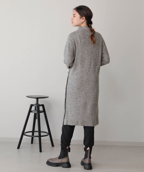 Bou Jeloud(ブージュルード)の「モヘヤ混サイド釦ロングニットワンピース(ワンピース・レディース・ライトグレー/オレンジ/モカ・FREE)」の4枚目の写真