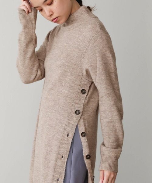 Bou Jeloud(ブージュルード)の「モヘヤ混サイド釦ロングニットワンピース(ワンピース・レディース・ライトグレー/オレンジ/モカ・FREE)」の5枚目の写真