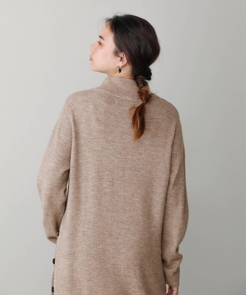 Bou Jeloud(ブージュルード)の「モヘヤ混サイド釦ロングニットワンピース(ワンピース・レディース・ライトグレー/オレンジ/モカ・FREE)」の12枚目の写真