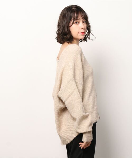 Per sist ence(パーシエンス)の「Per sist ence/パーシエンス アンゴラタッチ Vネックプルオーバー(ニット/セーター・レディース・チャコールグレー/ベージュ/アイボリー・FREE)」の4枚目の写真