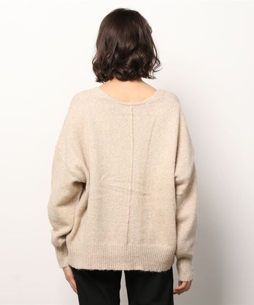 Per sist ence(パーシエンス)の「Per sist ence/パーシエンス アンゴラタッチ Vネックプルオーバー(ニット/セーター・レディース・チャコールグレー/ベージュ/アイボリー・FREE)」の5枚目の写真