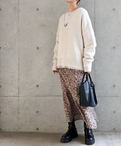 Per sist ence(パーシエンス)の「Per sist ence/パーシエンス アンゴラタッチ Vネックプルオーバー(ニット/セーター・レディース・チャコールグレー/ベージュ/アイボリー・FREE)」の8枚目の写真