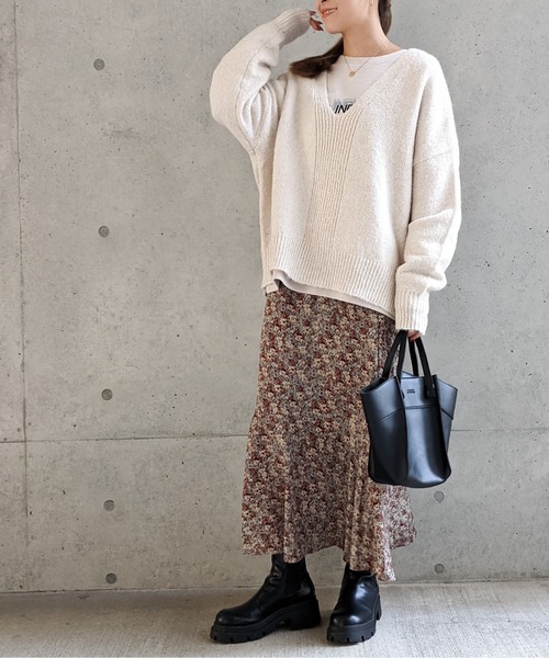 Per sist ence(パーシエンス)の「Per sist ence/パーシエンス アンゴラタッチ Vネックプルオーバー(ニット/セーター・レディース・チャコールグレー/ベージュ/アイボリー・FREE)」の7枚目の写真