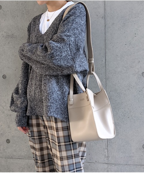 Per sist ence(パーシエンス)の「Per sist ence/パーシエンス アンゴラタッチ Vネックプルオーバー(ニット/セーター・レディース・チャコールグレー/ベージュ/アイボリー・FREE)」の18枚目の写真