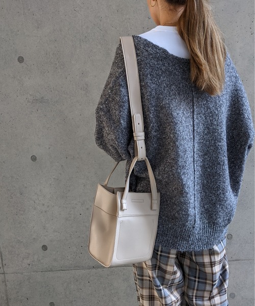 Per sist ence(パーシエンス)の「Per sist ence/パーシエンス アンゴラタッチ Vネックプルオーバー(ニット/セーター・レディース・チャコールグレー/ベージュ/アイボリー・FREE)」の20枚目の写真