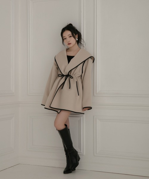 ANDGEEBEE（アンジービー）の「パイピングフーディーガウン（その他アウター・レディース・ベージュ/ネイビー・MEDIUM）」の17枚目の写真