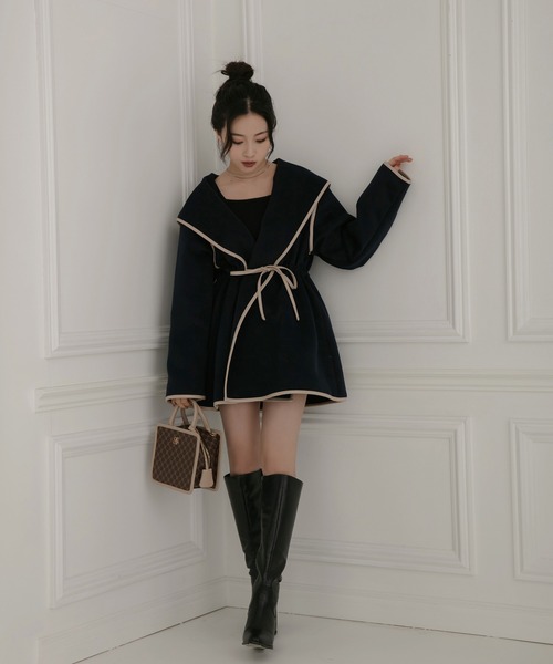 ANDGEEBEE（アンジービー）の「パイピングフーディーガウン（その他アウター・レディース・ベージュ/ネイビー・MEDIUM）」の4枚目の写真