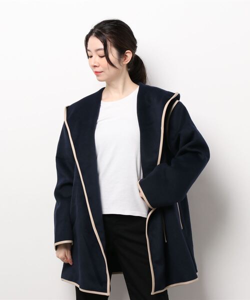 ANDGEEBEE（アンジービー）の「パイピングフーディーガウン（その他アウター・レディース・ベージュ/ネイビー・MEDIUM）」の16枚目の写真