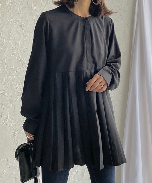 She's Closet（シーズクローゼット）の「タックプリーツAラインフレア長袖チュニックブラウス（チュニック・レディース・ホワイト/ブラック/ダークグリーン/ベージュ・FREE）」の2枚目の写真