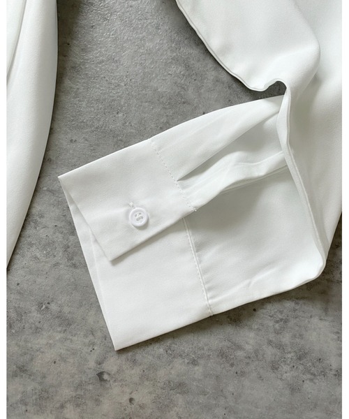 She's Closet（シーズクローゼット）の「タックプリーツAラインフレア長袖チュニックブラウス（チュニック・レディース・ホワイト/ブラック/ダークグリーン/ベージュ・FREE）」の12枚目の写真