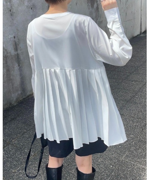 She's Closet（シーズクローゼット）の「タックプリーツAラインフレア長袖チュニックブラウス（チュニック・レディース・ホワイト/ブラック/ダークグリーン/ベージュ・FREE）」の16枚目の写真