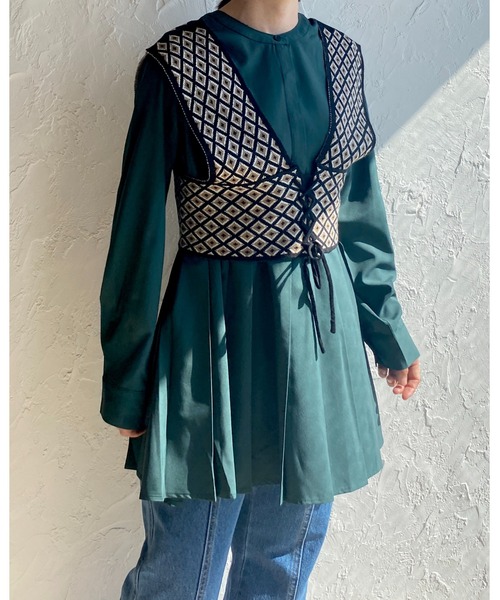 She's Closet（シーズクローゼット）の「タックプリーツAラインフレア長袖チュニックブラウス（チュニック・レディース・ホワイト/ブラック/ダークグリーン/ベージュ・FREE）」の19枚目の写真