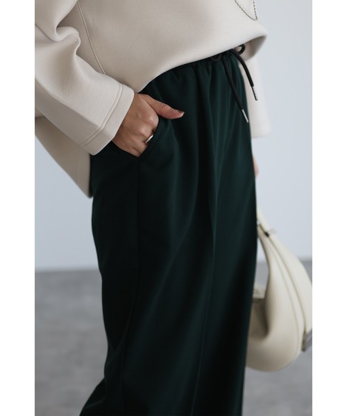 Bonjour Sagan（ボンジュールサガン）の「ドロストセンタープレスイージーパンツ（スラックス・レディース・ブラック/ダークグリーン・FREE）」の8枚目の写真