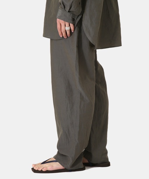 marka（マーカ）の「marka / マーカ：COCOON FIT EASY PANTS - CUPRO LINEN COTTON CLOTH -：M22A-17PT01C[COR]（その他パンツ・メンズ・チャコールグレー/グリーン・1/2/3）」の20枚目の写真