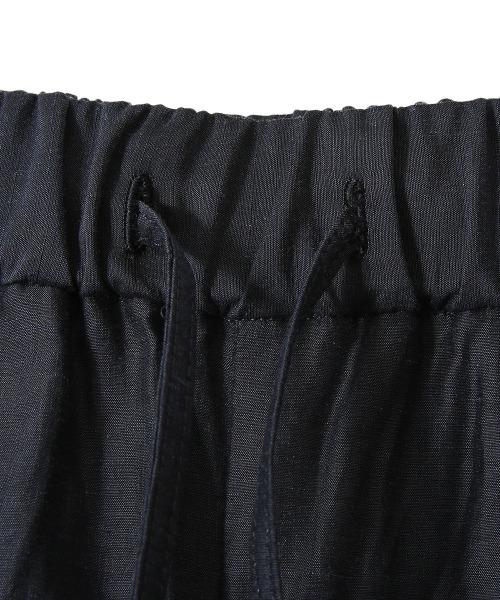 marka（マーカ）の「marka / マーカ：COCOON FIT EASY PANTS - CUPRO LINEN COTTON CLOTH -：M22A-17PT01C[COR]（その他パンツ・メンズ・チャコールグレー/グリーン・1/2/3）」の5枚目の写真