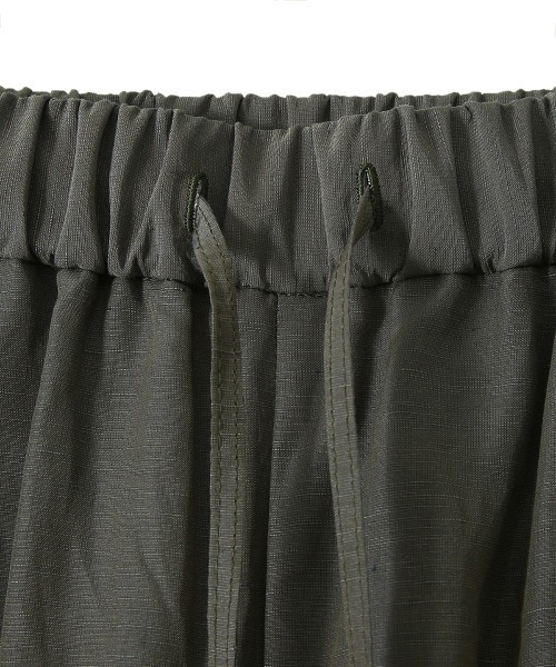 marka（マーカ）の「marka / マーカ：COCOON FIT EASY PANTS - CUPRO LINEN COTTON CLOTH -：M22A-17PT01C[COR]（その他パンツ・メンズ・チャコールグレー/グリーン・1/2/3）」の15枚目の写真