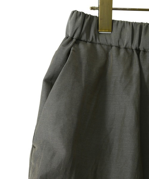 marka（マーカ）の「marka / マーカ：COCOON FIT EASY PANTS - CUPRO LINEN COTTON CLOTH -：M22A-17PT01C[COR]（その他パンツ・メンズ・チャコールグレー/グリーン・1/2/3）」の16枚目の写真