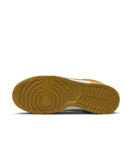 NIKE（ナイキ）の「ナイキ ダンク LOW ネクスト ネイチャー ウィメンズシューズ / Nike Dunk Low Next Nature Women's Shoes＜22-29cm 展開＞（スニーカー・レディース・ホワイト/ホワイト系その他2/ホワイト系その他3/クリーム/ホワイト系その他4/イエロー系その他・23/24/25/26/27/28/22/29/28.5/25.5/26.5/27.5/22.5/24.5/23.5）」の11枚目の写真