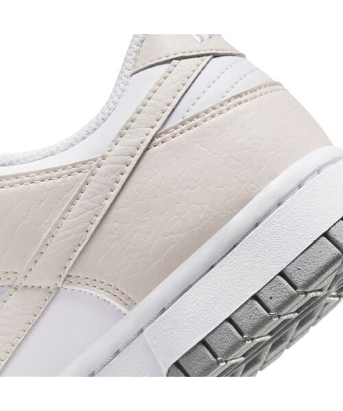 NIKE（ナイキ）の「ナイキ ダンク LOW ネクスト ネイチャー ウィメンズシューズ / Nike Dunk Low Next Nature Women's Shoes＜22-29cm 展開＞（スニーカー・レディース・ホワイト/ホワイト系その他2/ホワイト系その他3/クリーム/ホワイト系その他4/イエロー系その他・23/24/25/26/27/28/22/29/28.5/25.5/26.5/27.5/22.5/24.5/23.5）」の20枚目の写真