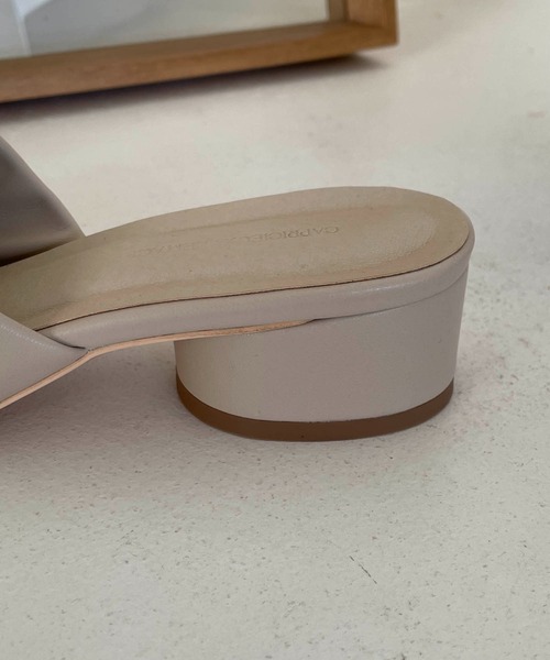 CAPRICIEUX LE'MAGE（カプリシューレマージュ）の「ギャザーミュールサンダル（サンダル・レディース・アイボリー/ブラック・M/L）」の9枚目の写真