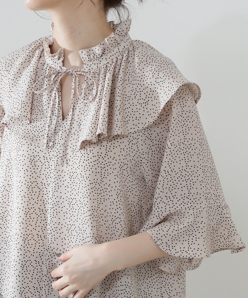 N.（N. Natural Beauty Basic）（エヌエヌナチュラルビューティーベーシック）の「◆フリルカラープリントブラウス（シャツ/ブラウス・レディース・ホワイト系その他/ブラック系その他・MEDIUM）」の10枚目の写真