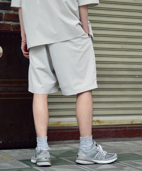 Mark Gonzales（マーク・ゴンザレス）の「【 セットアップ 】 Mark Gonzales / マークゴンザレス 別注 コラボ セットアップ / ロゴ刺繍 オーバーサイズ 半袖 レギュラーカラー シャツ ジャケット ＆ ワイドショートパンツ ワンマイルウェア（セットアップ・メンズ・ブラック/グレー・MEDIUM/LARGE）」の20枚目の写真
