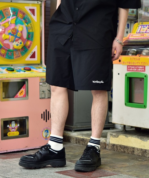 Mark Gonzales（マーク・ゴンザレス）の「【 セットアップ 】 Mark Gonzales / マークゴンザレス 別注 コラボ セットアップ / ロゴ刺繍 オーバーサイズ 半袖 レギュラーカラー シャツ ジャケット ＆ ワイドショートパンツ ワンマイルウェア（セットアップ・メンズ・ブラック/グレー・MEDIUM/LARGE）」の10枚目の写真