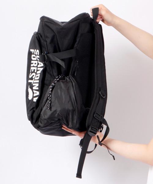 SCANDINAVIAN FOREST(スカンジナビアン・フォレスト)の「SCANDINAVIAN FOREST 15ポケットスクエアバックパック(バックパック/リュック・メンズ・ブラック×ブラック/ブラック×ホワイト・FREE)」の5枚目の写真