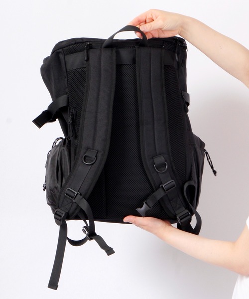 SCANDINAVIAN FOREST(スカンジナビアン・フォレスト)の「SCANDINAVIAN FOREST 15ポケットスクエアバックパック(バックパック/リュック・メンズ・ブラック×ブラック/ブラック×ホワイト・FREE)」の6枚目の写真