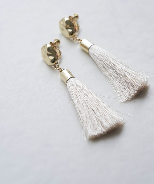 ROPE' PICNIC(ロペピクニック)の「カラーミックスタッセルイヤリング(イヤリング・レディース・キナリ/ブラウン系その他2・FREE)」の1枚目の写真