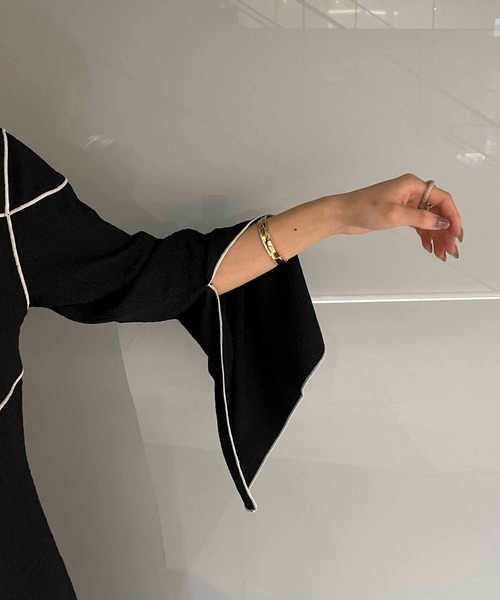 byYOUANCE(バイユアンス)の「配色デザインスリットカットワンピース(ワンピース・レディース・ブラック/ブラウン/アイボリー・FREE)」の17枚目の写真