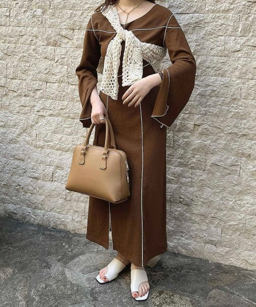 byYOUANCE(バイユアンス)の「配色デザインスリットカットワンピース(ワンピース・レディース・ブラック/ブラウン/アイボリー・FREE)」の4枚目の写真