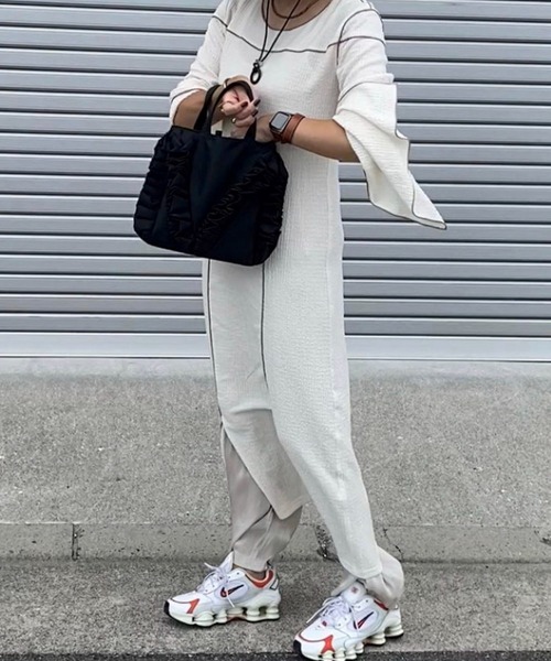 byYOUANCE(バイユアンス)の「配色デザインスリットカットワンピース(ワンピース・レディース・ブラック/ブラウン/アイボリー・FREE)」の6枚目の写真