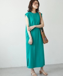 バックスリットタックワンピース