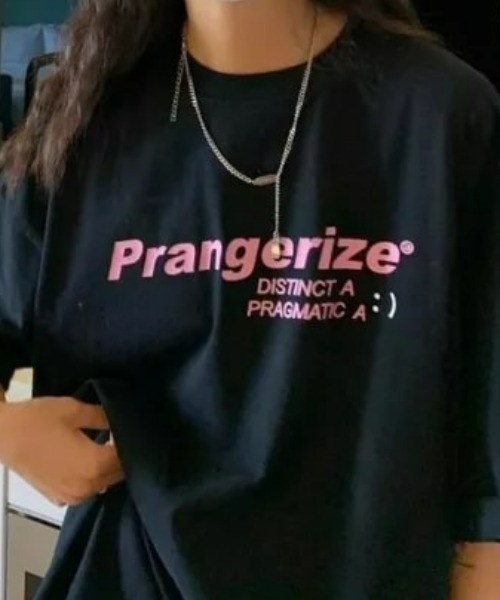 at12:03(アットイチニーゼロサン)の「オーバーサイズ グラフィックTシャツ(Tシャツ/カットソー・レディース・ホワイト/ブラック/ピンク・FREE)」の3枚目の写真