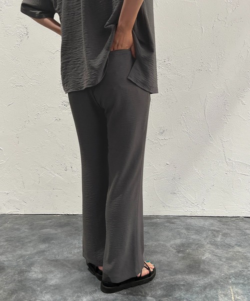 apres jour mignon（アプレジュールミニョン）の「ストレートスラックスパンツ【ZOZOTOWN限定アイテム】【SETUP着用可能】（スラックス・レディース・チャコールグレー/ブラック/ブルー・SMALL/MEDIUM/X-LARGE）」の4枚目の写真