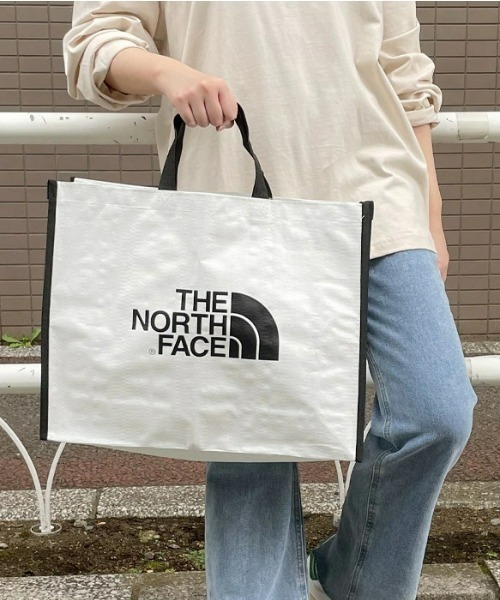 THE NORTH FACE（ザノースフェイス）の「THE NORTH FACE(ザ・ノースフェイス)/LOGOエコバッグ トートバッグ（トートバッグ・レディース・ホワイト/ブラック/レッド・FREE）」の4枚目の写真