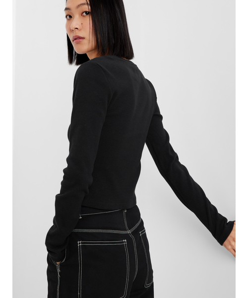 GAP（ギャップ）の「リブTシャツ（Tシャツ/カットソー・レディース・ホワイト/ブラック/ベージュ/ブラウン/その他・S/M/L/XL/XS/XXS）」の6枚目の写真