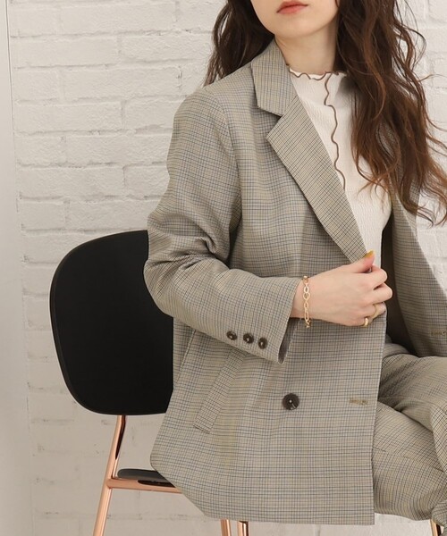 Cutie Blonde（キューティーブロンド）の「◆【セットアップ可能】主役級。ダブルブレスト チェックジャケット（テーラードジャケット・レディース・ブラウン系2/ベージュ系1・02/03）」の2枚目の写真