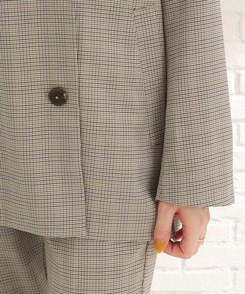 Cutie Blonde（キューティーブロンド）の「◆【セットアップ可能】主役級。ダブルブレスト チェックジャケット（テーラードジャケット・レディース・ブラウン系2/ベージュ系1・02/03）」の3枚目の写真