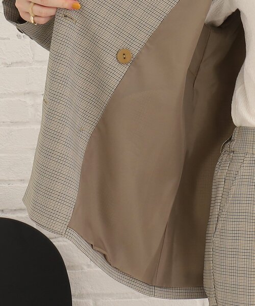 Cutie Blonde（キューティーブロンド）の「◆【セットアップ可能】主役級。ダブルブレスト チェックジャケット（テーラードジャケット・レディース・ブラウン系2/ベージュ系1・02/03）」の6枚目の写真