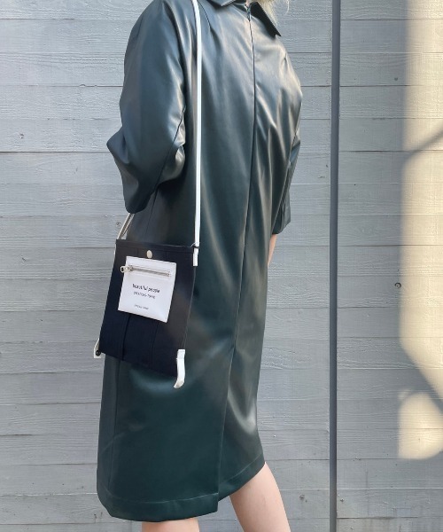 beautiful people(ビューティフルピープル)の「beautiful people lining logo pocket mini shoulder bag 7235611967(ショルダーバッグ・レディース・ホワイト/ブラック・FREE)」の5枚目の写真