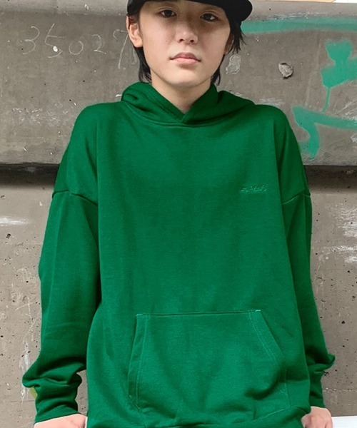 GLAZOS（グラソス）の「ワンポイント刺繍パーカービッグシルエット（パーカー・キッズ・グリーン/ベージュ/ブラック/パープル・150cm/160cm/170cm/140cm）」の3枚目の写真