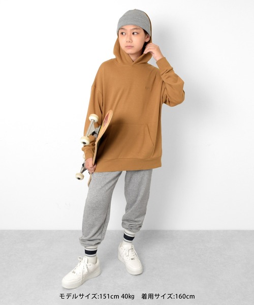 GLAZOS（グラソス）の「ワンポイント刺繍パーカービッグシルエット（パーカー・キッズ・グリーン/ベージュ/ブラック/パープル・150cm/160cm/170cm/140cm）」の11枚目の写真