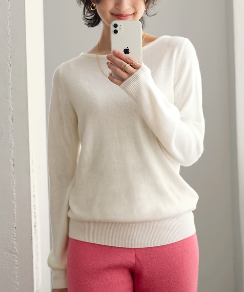 KOBE LETTUCE（コウベレタス）の「[ 選べるネックタイプ ] カシミアタッチ 洗えるUVカットスフレニット（ニット/セーター・レディース・グリーン/チャコール/ホワイト系1/ネイビー/パープル系2/ホワイト系/グレー系1/グレー系/ベージュ系3/ベージュ系2/グレイッシュベージュ/ブラック系1/アイボリー/グリーン系1/グリーン系/ライトベージュ/ボルドー/ブラック系/ブラック/パープル系/ネイビー系1/ベージュ系1/ネイビー系/ベージュ系/パープル系1/ブルー系/ワイン系/ブルー/ワイン系1/ブルー系1/オレンジ系1/オレンジ系2/オレンジ系/サックスブルー系/パープル系3/イエロー/ブルー系2/ミント/グリーン系3/ブルー系4/ピンク系2/ピンク系/ブルー系3/ピンク系1/グリーン系2/ブルー系6/ライトグレー系1/ブルー系5/ライトグレー系/ロイヤルブルー/ライトグレー・M/M2/M1/L2/L1/L）」の3枚目の写真