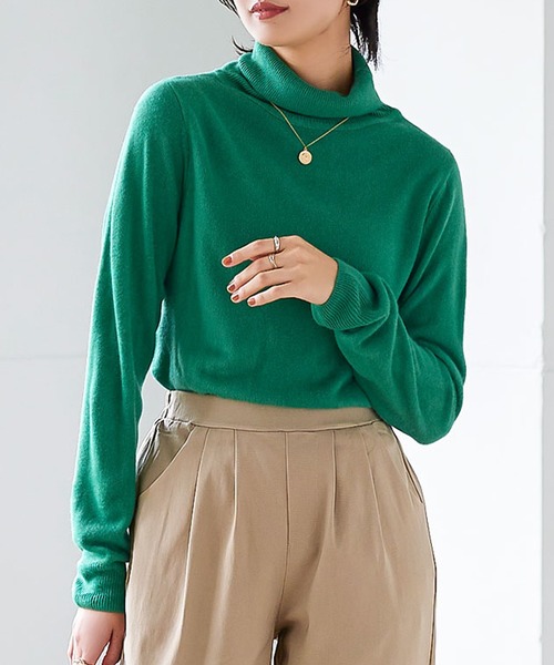 KOBE LETTUCE（コウベレタス）の「[ 選べるネックタイプ ] カシミアタッチ 洗えるUVカットスフレニット（ニット/セーター・レディース・グリーン/チャコール/ホワイト系1/ネイビー/パープル系2/ホワイト系/グレー系1/グレー系/ベージュ系3/ベージュ系2/グレイッシュベージュ/ブラック系1/アイボリー/グリーン系1/グリーン系/ライトベージュ/ボルドー/ブラック系/ブラック/パープル系/ネイビー系1/ベージュ系1/ネイビー系/ベージュ系/パープル系1/ブルー系/ワイン系/ブルー/ワイン系1/ブルー系1/オレンジ系1/オレンジ系2/オレンジ系/サックスブルー系/パープル系3/イエロー/ブルー系2/ミント/グリーン系3/ブルー系4/ピンク系2/ピンク系/ブルー系3/ピンク系1/グリーン系2/ブルー系6/ライトグレー系1/ブルー系5/ライトグレー系/ロイヤルブルー/ライトグレー・M/M2/M1/L2/L1/L）」の21枚目の写真