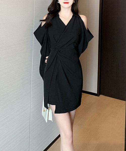 Jasmine Grandiflorum（ジャスミングランディフローラム）の「【Jasmine】オフショルカクシュールシャツワンピ（ワンピース・レディース・ブラック/ベージュ・SMALL/LARGE/MEDIUM）」の11枚目の写真