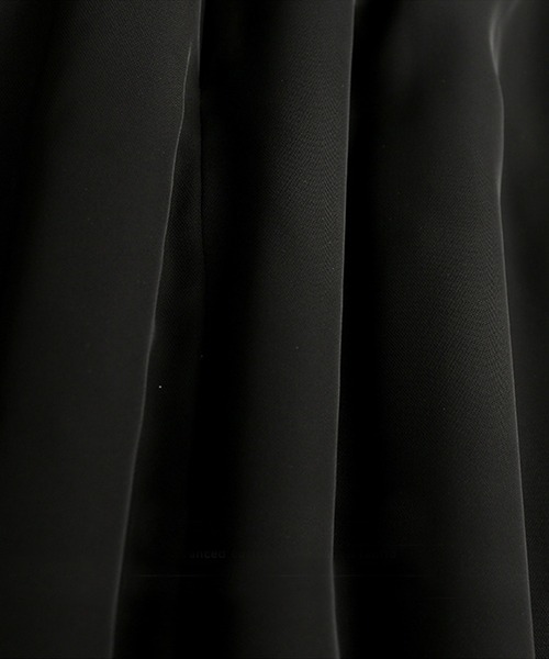 Jasmine Grandiflorum（ジャスミングランディフローラム）の「【Jasmine】オフショルカクシュールシャツワンピ（ワンピース・レディース・ブラック/ベージュ・SMALL/LARGE/MEDIUM）」の9枚目の写真